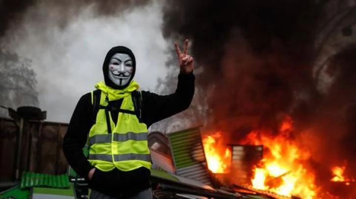 Τα Γαλλικά ΜΜΕ μιλούν! Μέρα κλειδί η σημερινή για Κίτρινα Γιλέκα-Μακρον